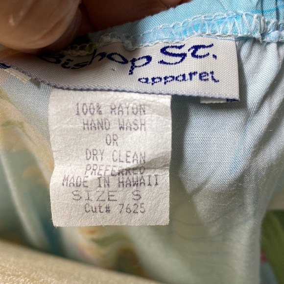 Bishop St Ladies Hawaiian Style Off-the-Shoulder Blouse size S​ - Picture 6 of 7